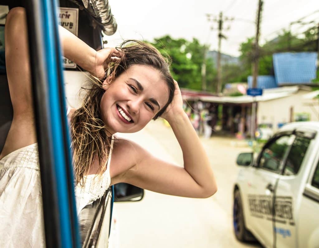 Bus from Chiang Rai to the White temple